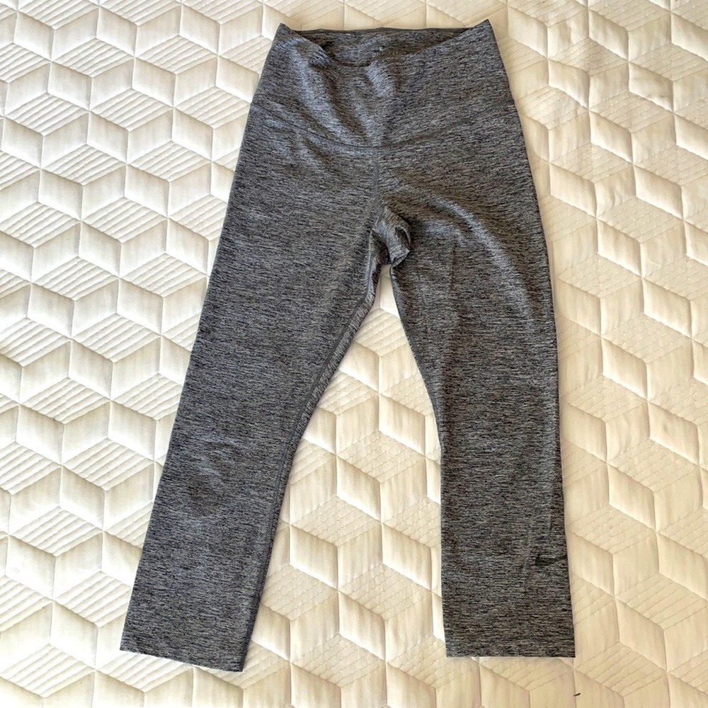 Crop Nike Dri-Fit athletic pants, women’s M